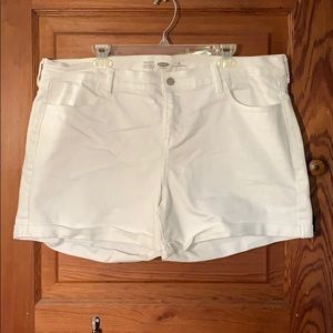 White denim “Semi-fitted” shorts